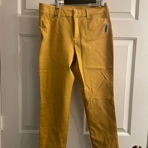 Old navy pixie pant size 8 petite